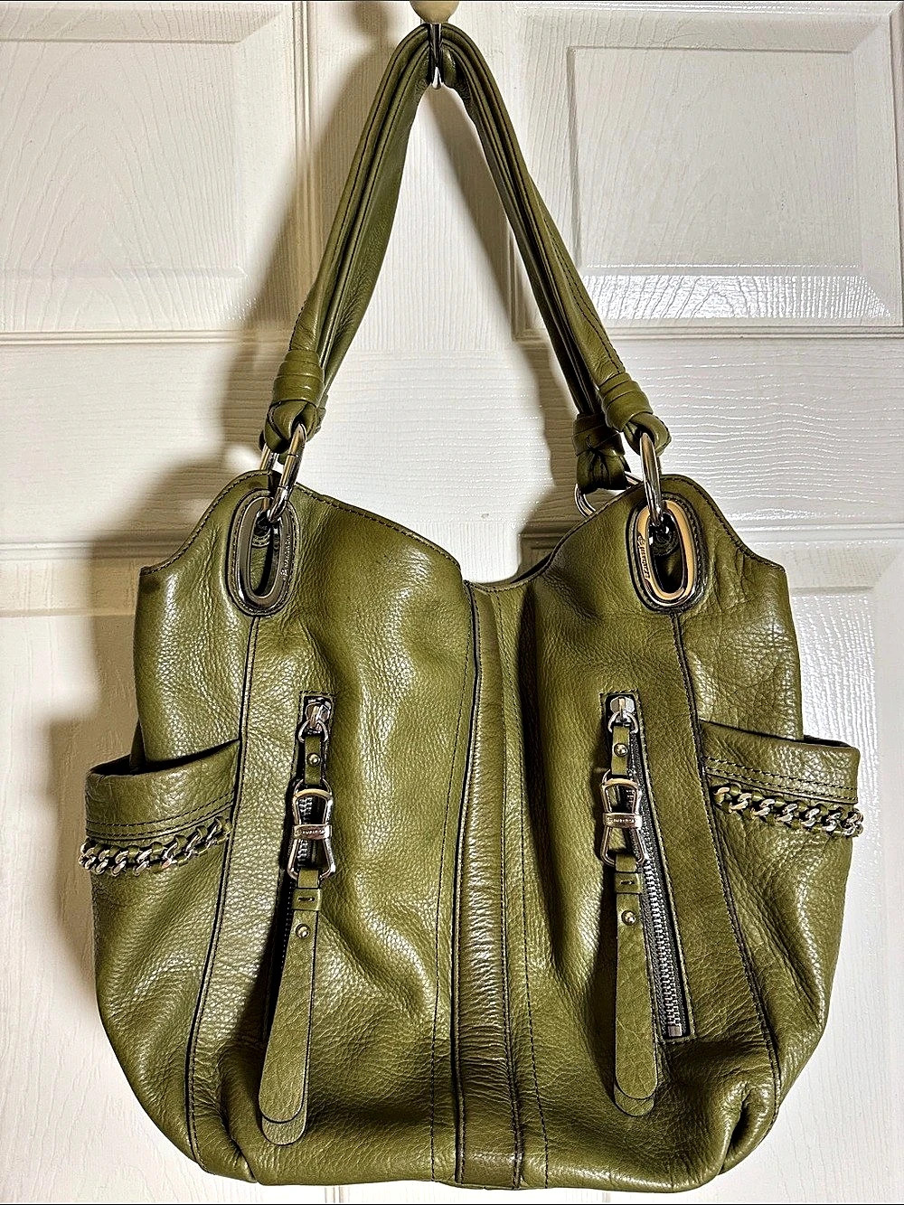 MAKOWSKY Leather Shoulder Bag in Olive Green